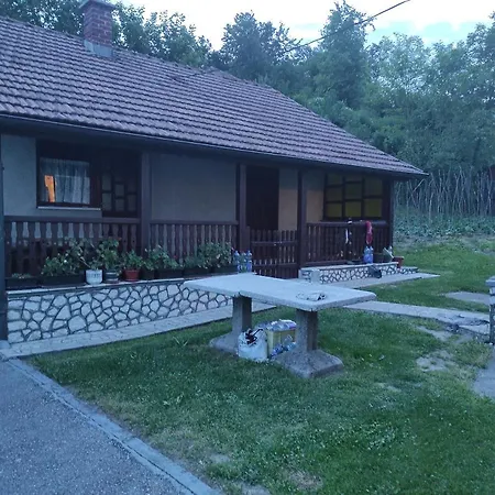 롯지 Airport Tuzla Zivinice